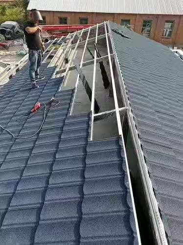 彩石金屬瓦 現代鋼結構屋面的革新之選，為建筑注入藍色魅力